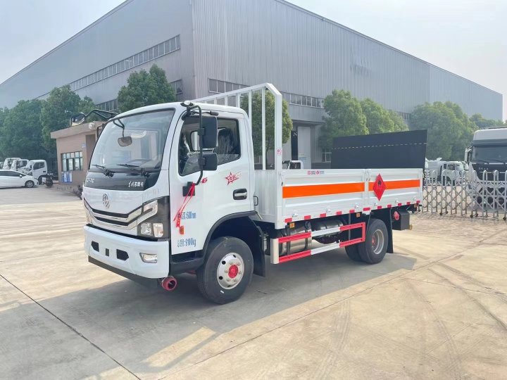 東風(fēng)4.3米氣瓶運(yùn)輸車/黃牌5噸